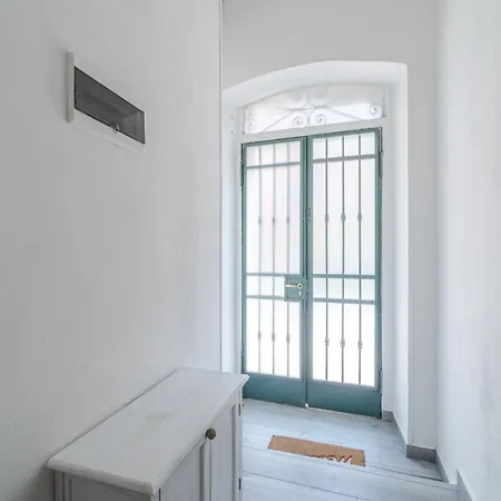 Seaside Dream! Lovely Studio Apartment